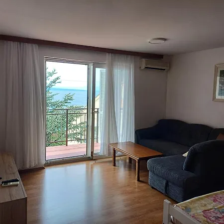 Klena Apartment *
